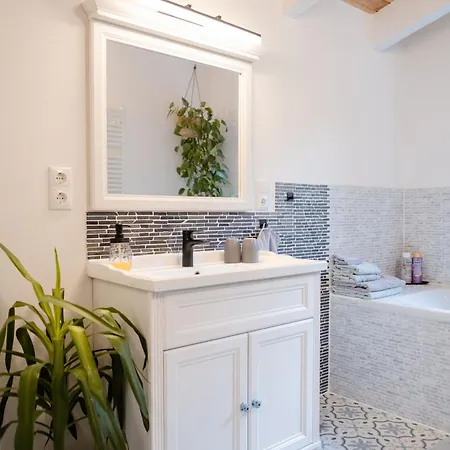 بيت للعطل Leonidas